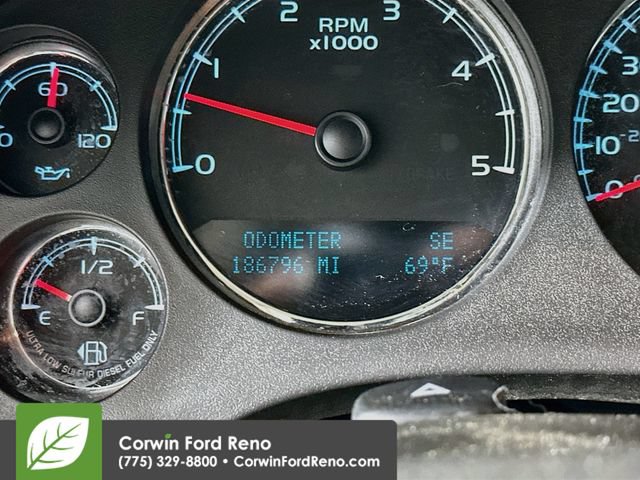 Used 2011 GMC Sierra 2500 Denali w/ Suspension Package, Off-Road AWD/4WD image 15
