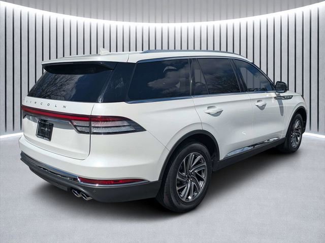 Used 2023 Lincoln Aviator 2WD image 3