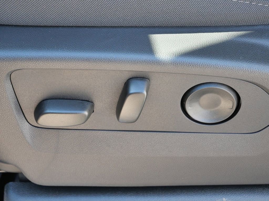 New 2026 GMC Sierra 1500 SLE image 40
