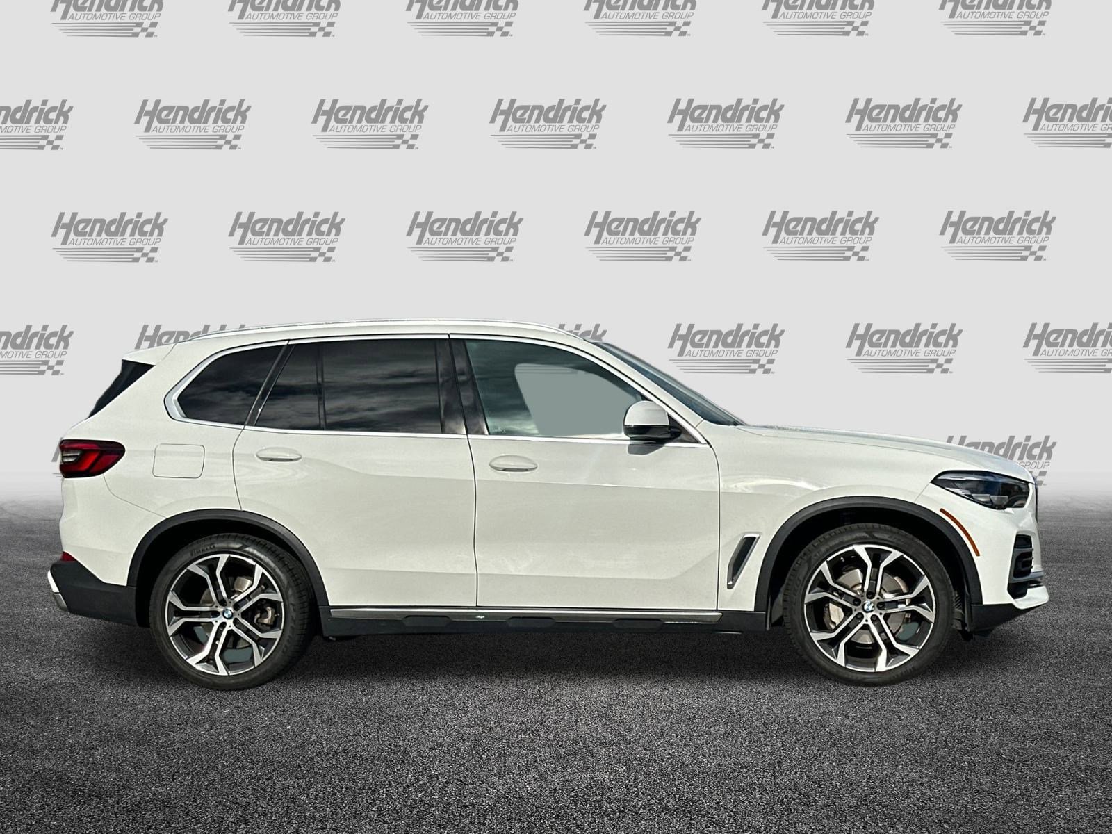 Used 2023 BMW X5 xDrive40i w/ Premium Package image 3