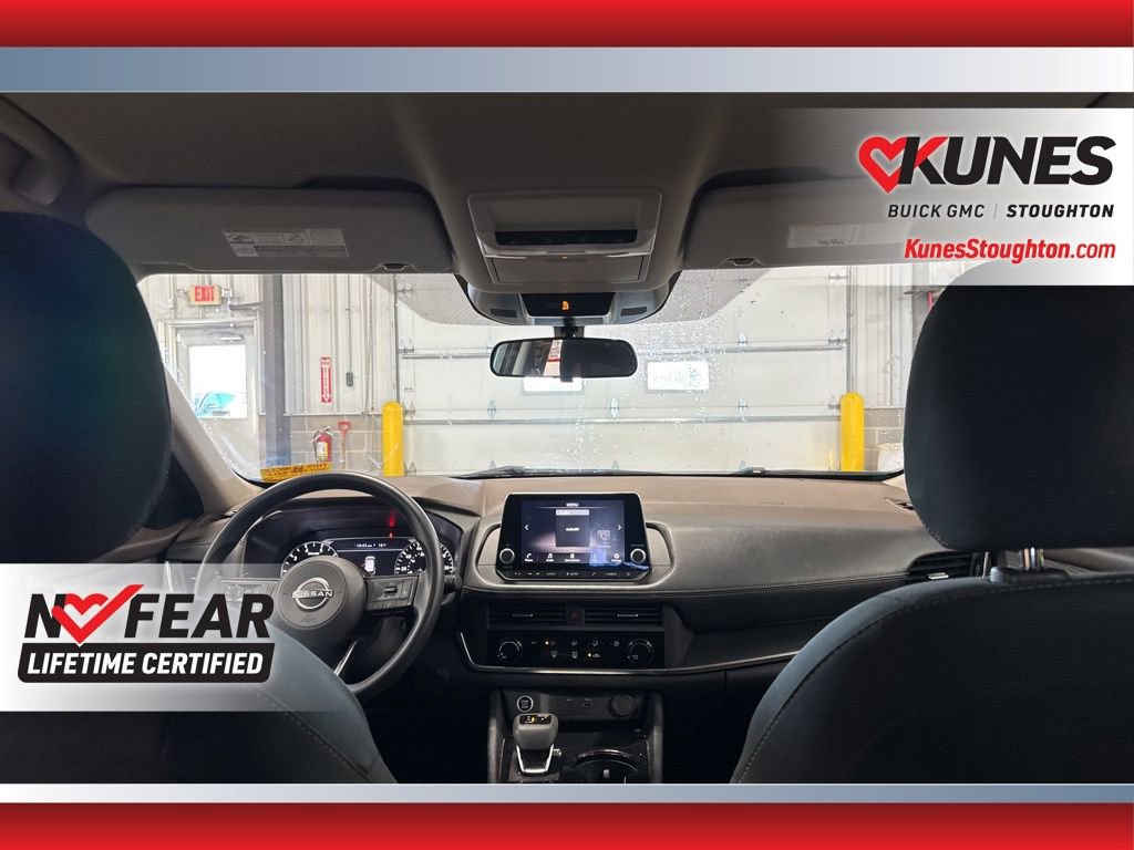 Used 2023 Nissan Rogue S image 39