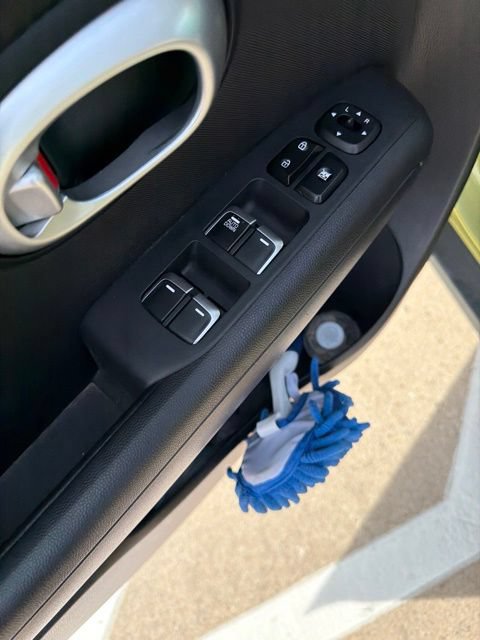 Used 2017 Kia Soul FWD image 13