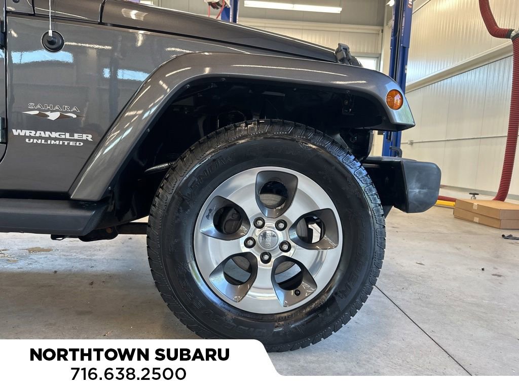 Used 2016 Jeep Wrangler Unlimited Sahara w/ Connectivity Group AWD/4WD image 27