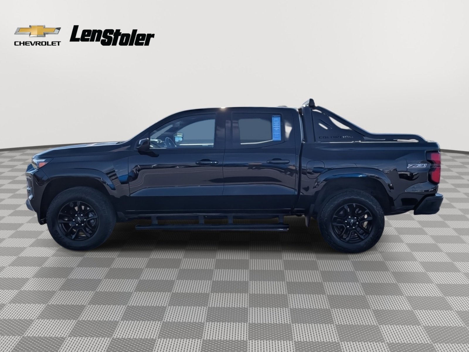 Used 2025 Chevrolet Colorado Z71 w/ Midnight Edition image 2