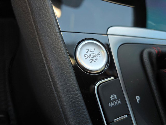 Used 2021 Volkswagen GTI SE image 33