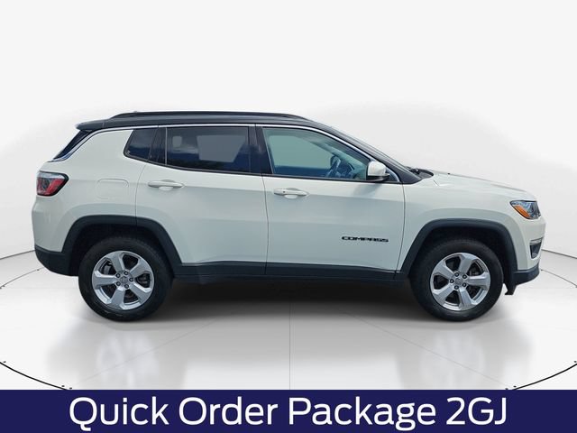 Used 2020 Jeep Compass Latitude w/ Cold Weather Group AWD/4WD image 3