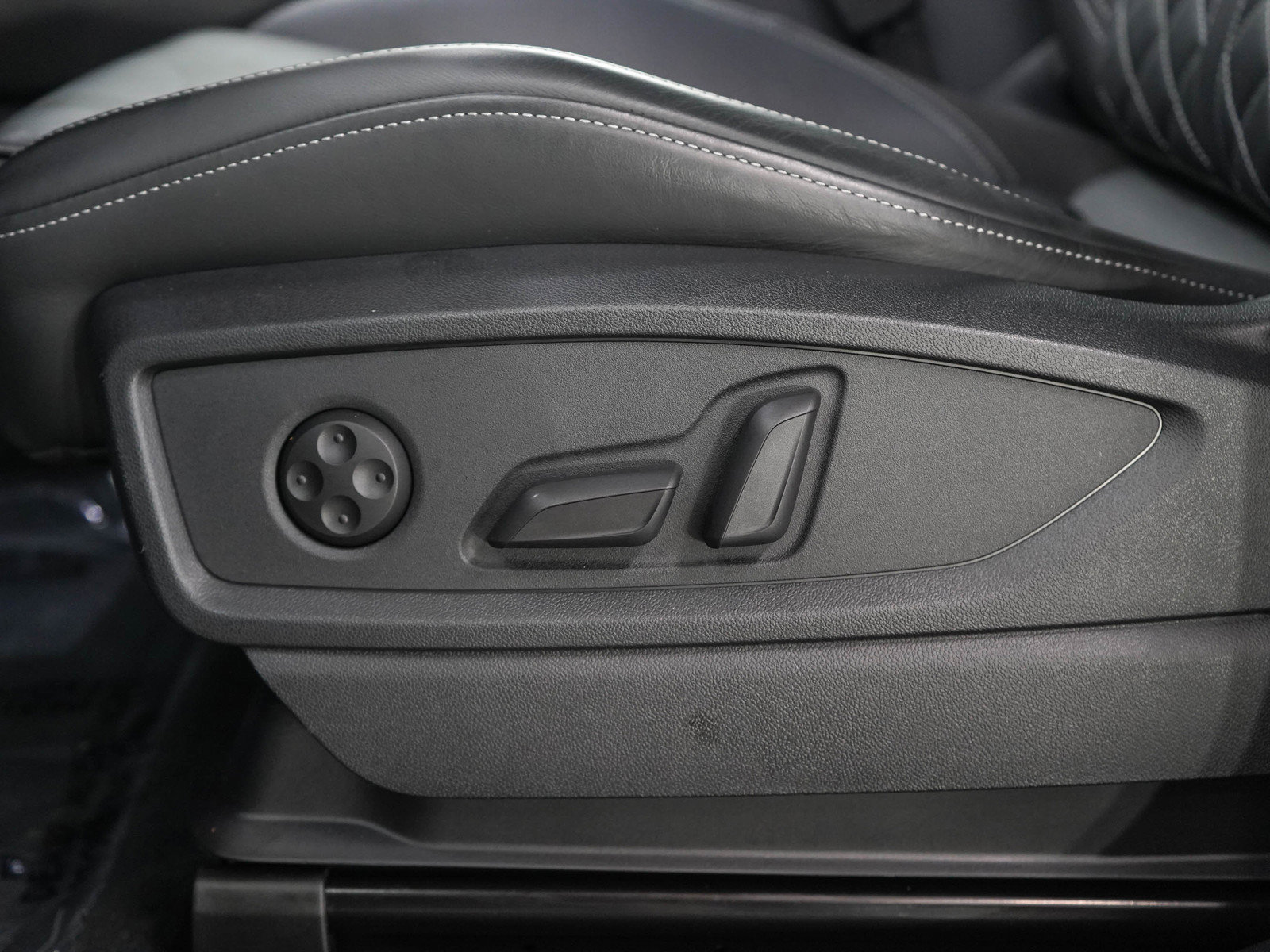 Used 2024 Audi SQ5 Premium Plus w/ Premium Plus Package AWD/4WD image 28