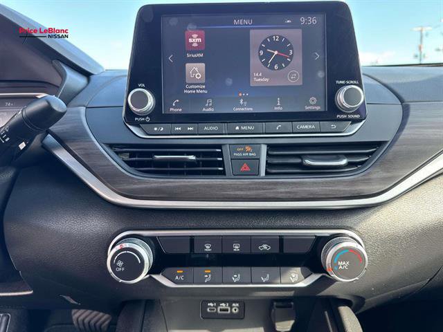 Used 2025 Nissan Altima 2.5 SV FWD image 43