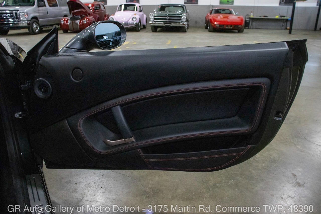 Used 2010 Ferrari California RWD image 34