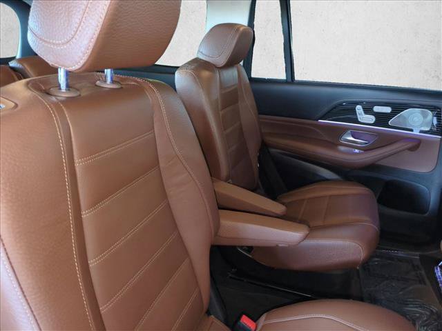 Used 2024 Mercedes-Benz GLS 580 4MATIC image 21