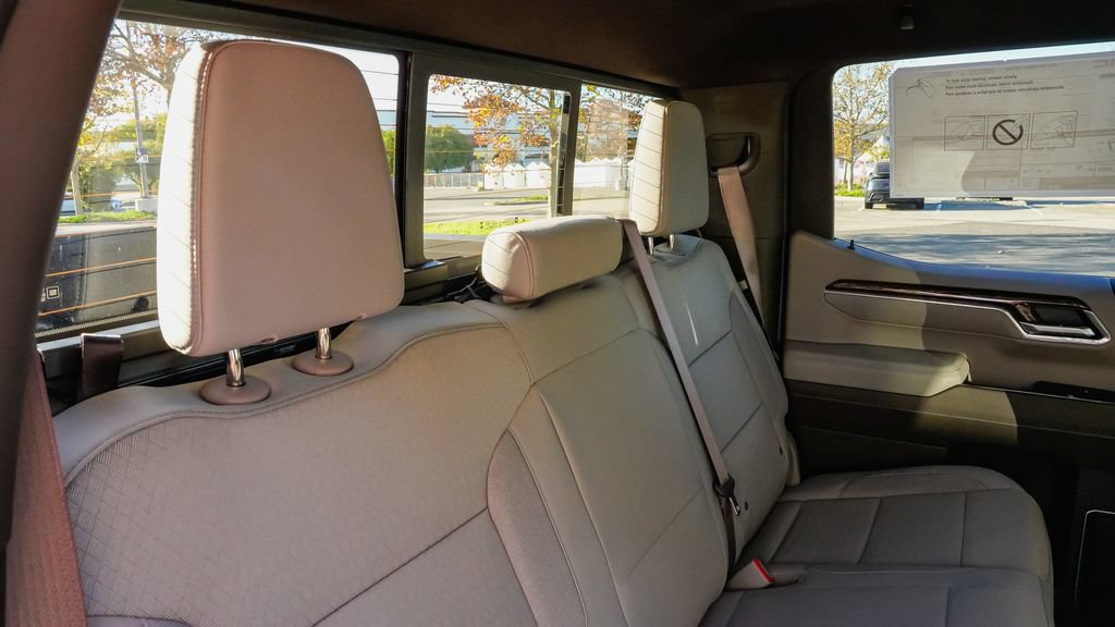 Used 2026 GMC Sierra 1500 SLE w/ Preferred Package AWD/4WD image 17