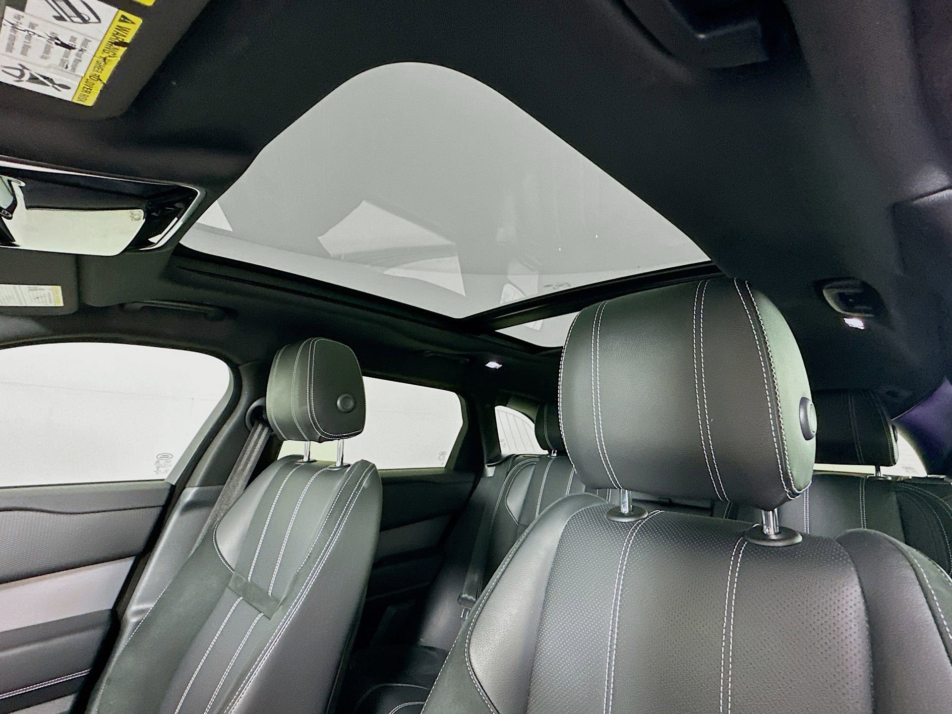 Used 2020 Land Rover Range Rover Velar R-Dynamic S image 23