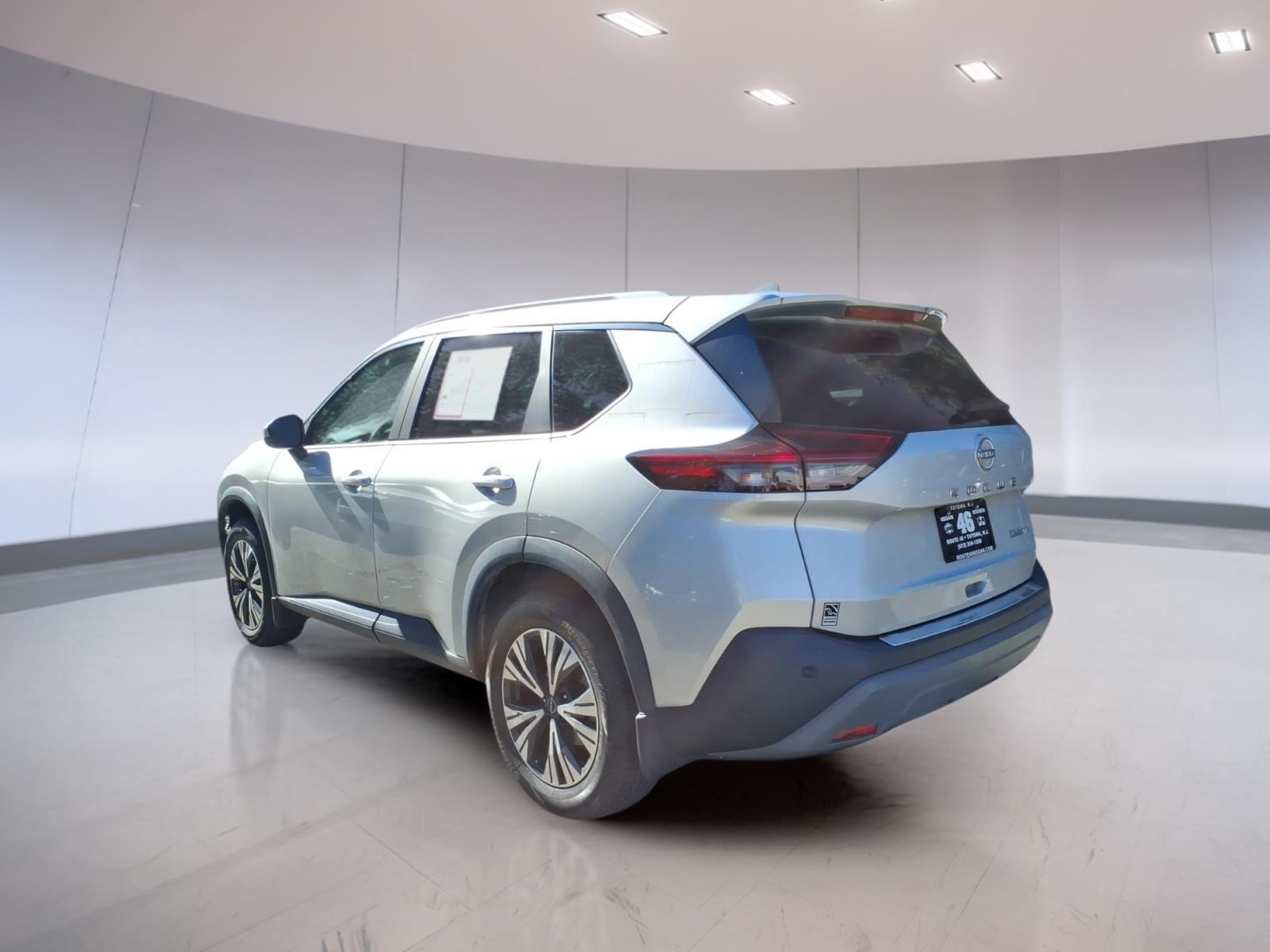 Used 2023 Nissan Rogue SV w/ SV Premium B Package AWD/4WD image 3