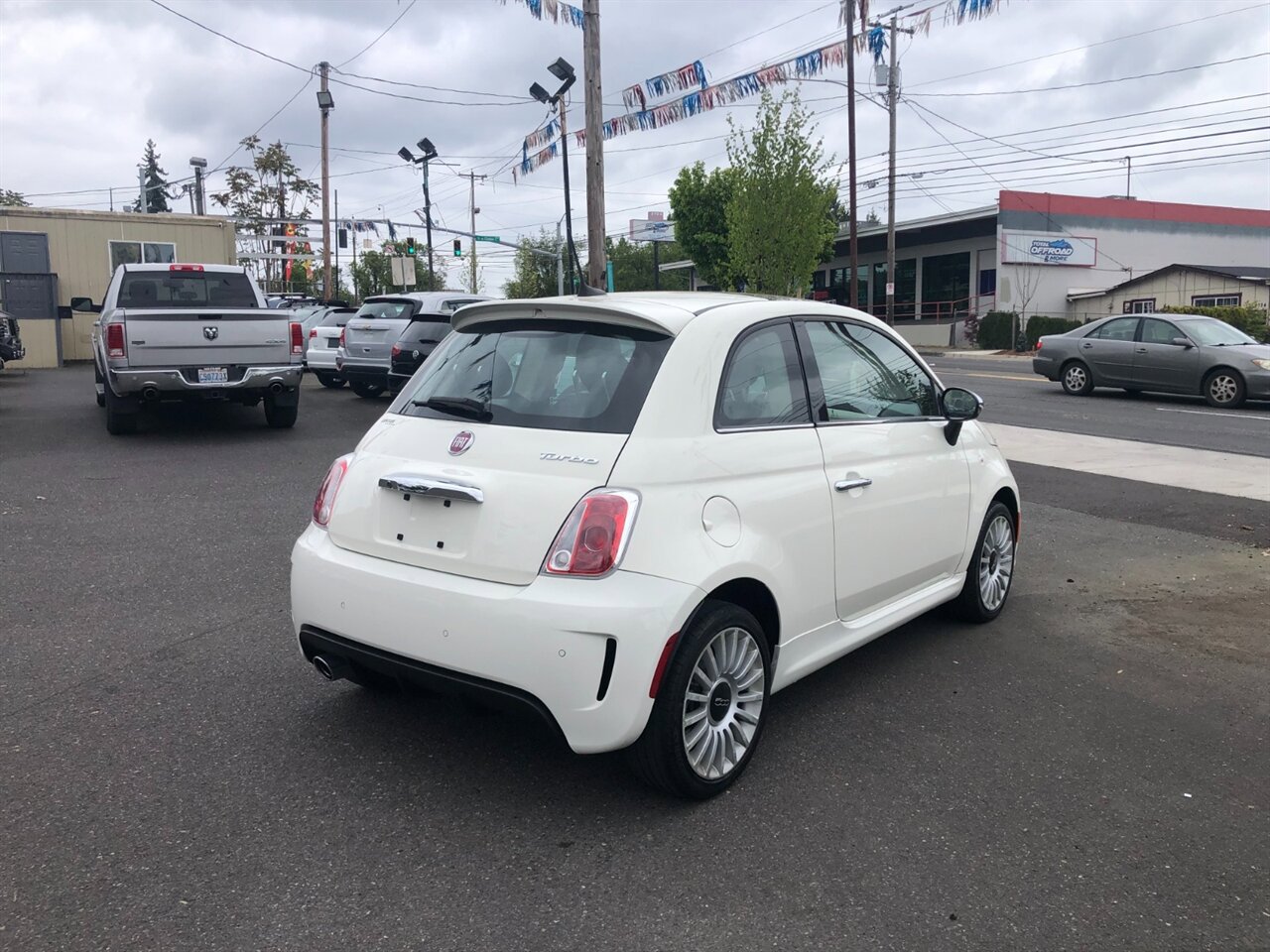 Used 2018 FIAT 500 Lounge FWD image 4