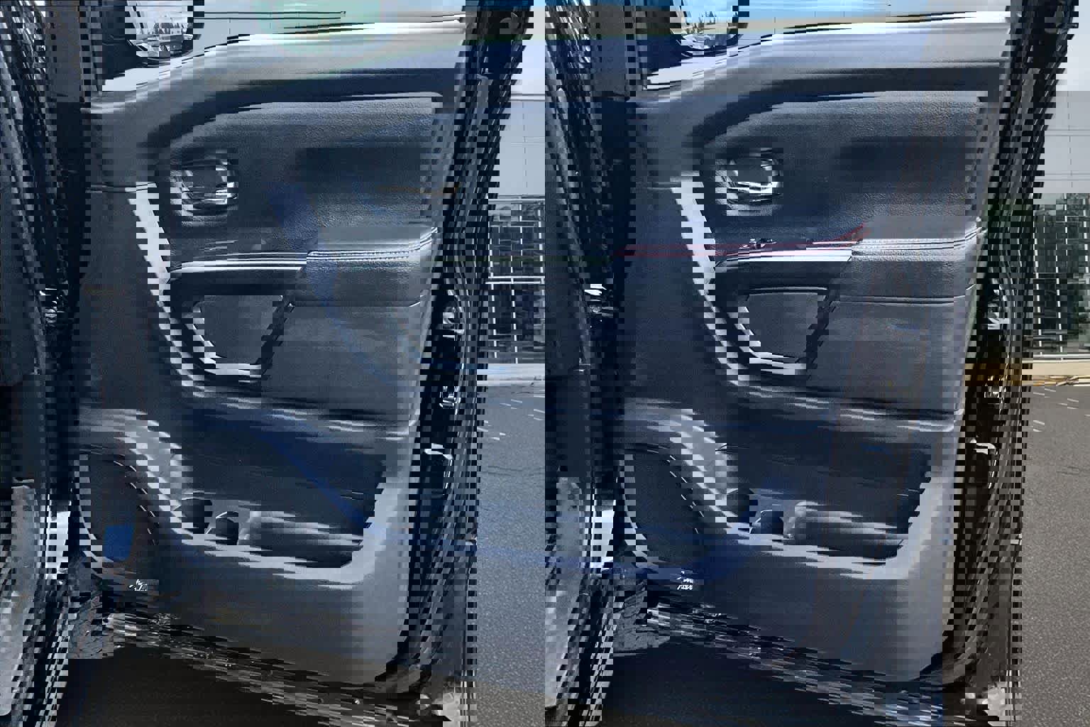 Used 2021 Nissan Titan PRO-4X w/ Pro-4x Convenience Package image 29