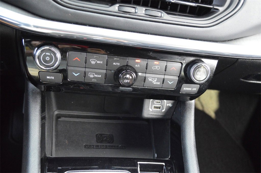 Used 2022 Jeep Compass Limited w/ (RED) Package image 25