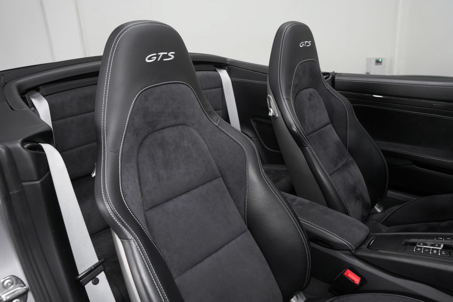 Used 2019 Porsche 911 Carrera GTS RWD image 28