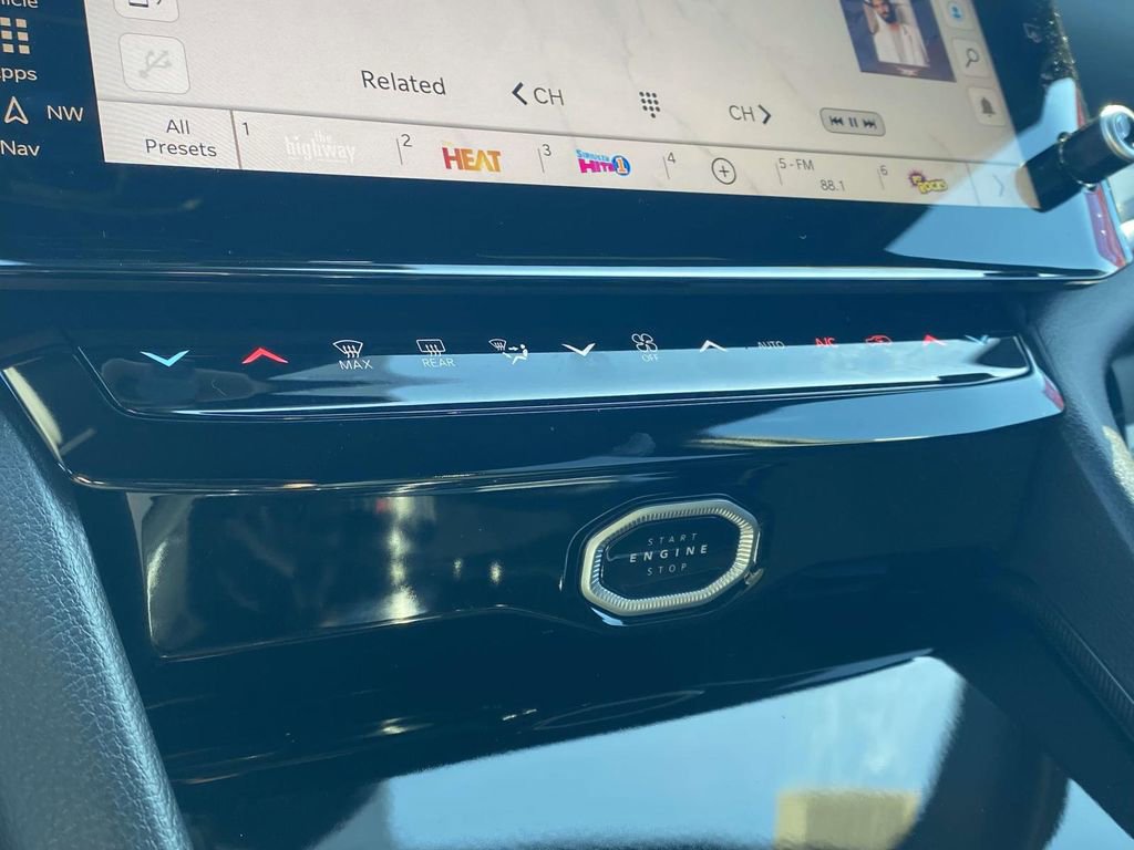 New 2026 Jeep Grand Cherokee Altitude image 19