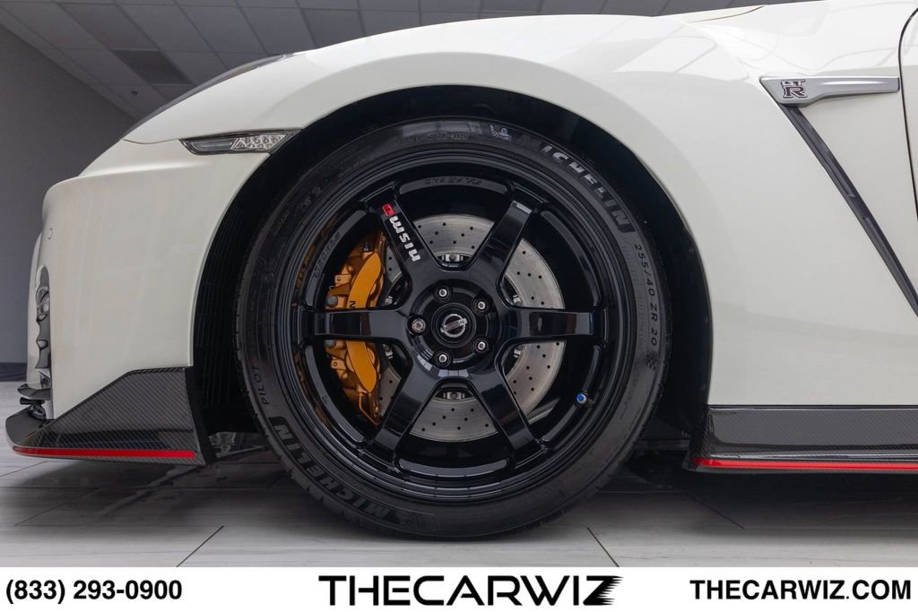 Used 2018 Nissan GT-R NISMO AWD/4WD image 12