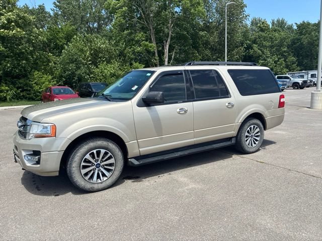 Used 2017 Ford Expedition EL XLT w/ Equipment Group 202A AWD/4WD image 2