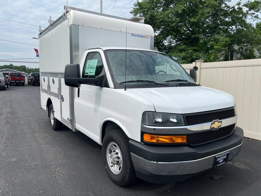 Used 2023 Chevrolet Express 3500 w/ Power Convenience Package RWD image 2