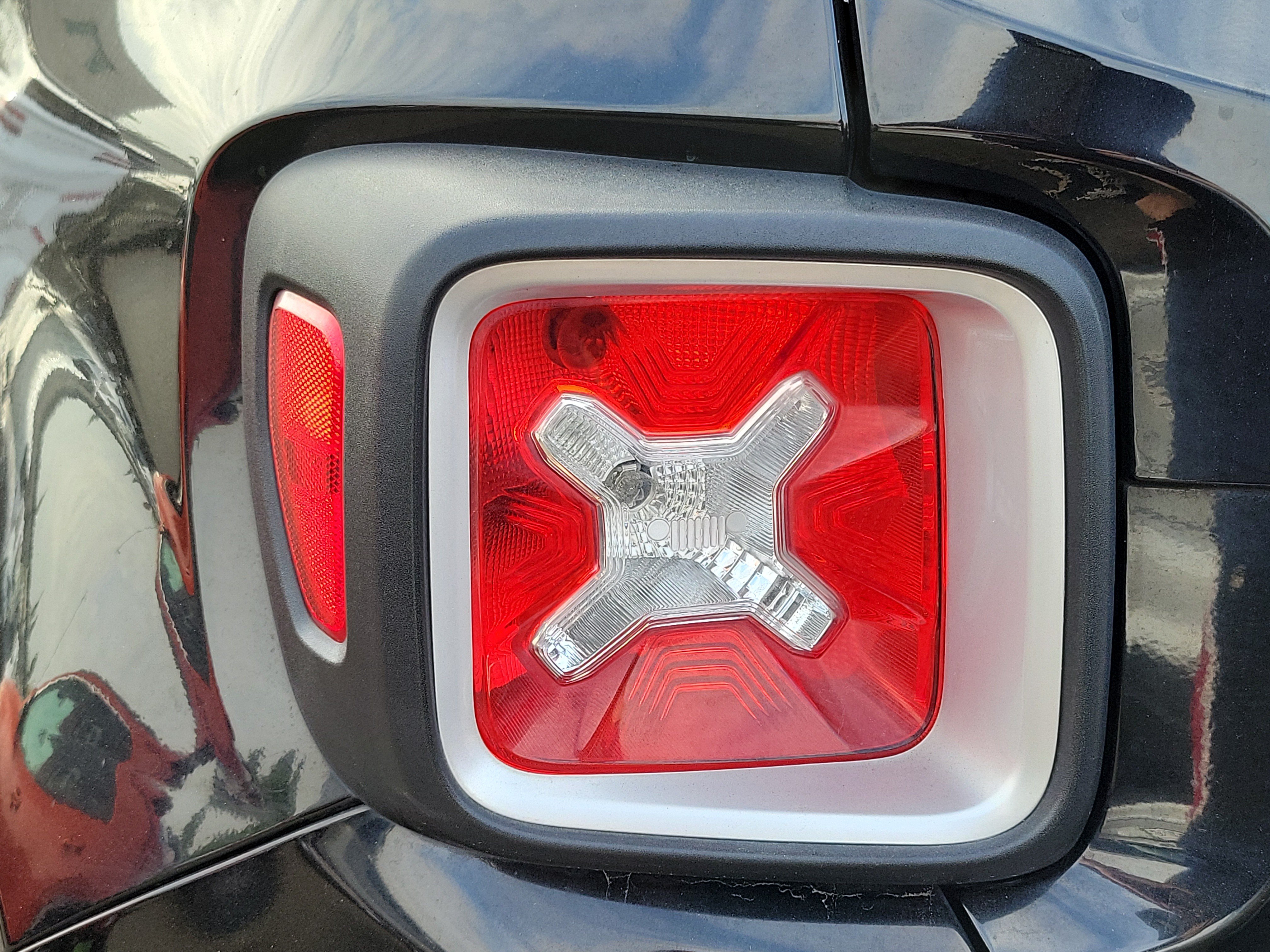 Used 2015 Jeep Renegade Limited FWD image 26