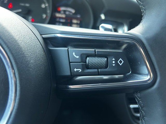 Certified 2025 Porsche Macan image 40