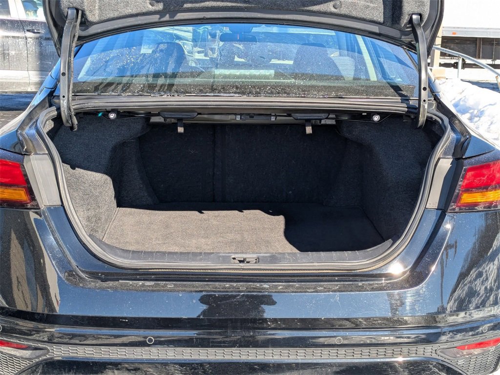 Used 2024 Nissan Altima 2.5 SV image 25