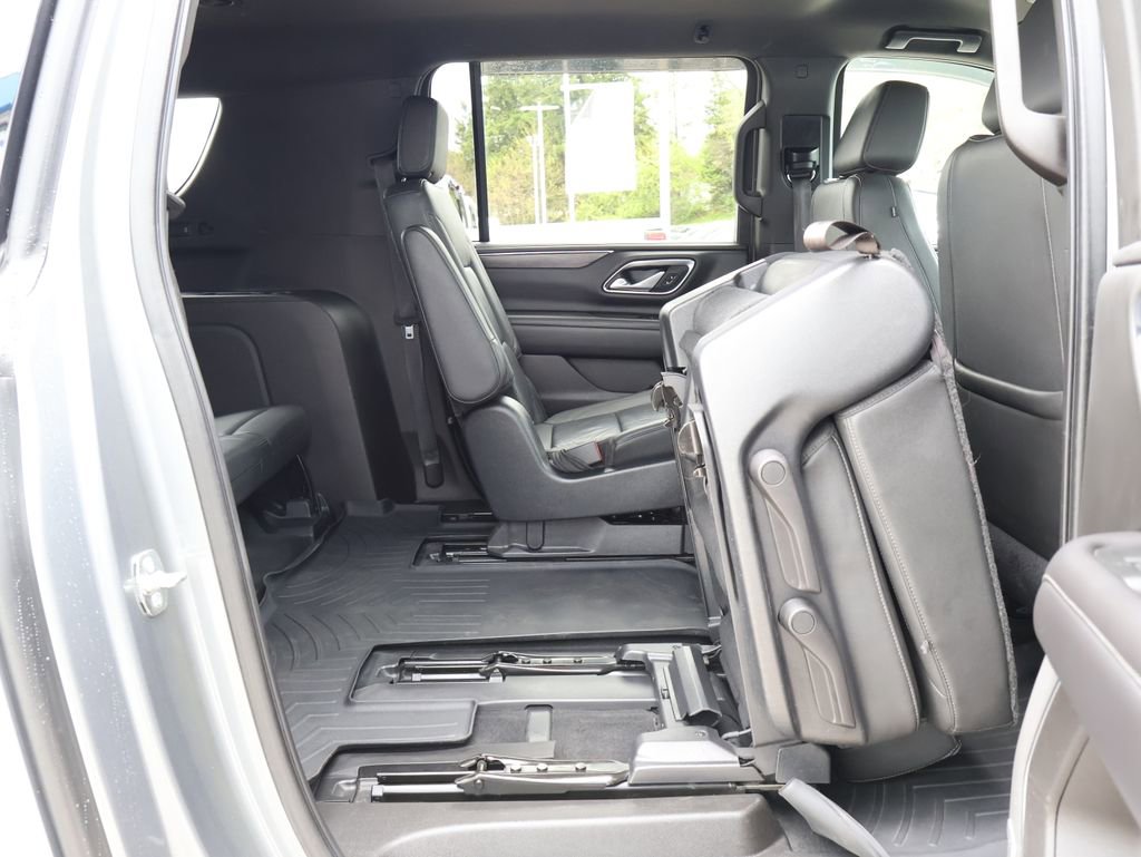 Used 2021 Chevrolet Suburban LT AWD/4WD image 38