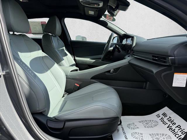 Certified 2025 Hyundai Elantra Limited image 20