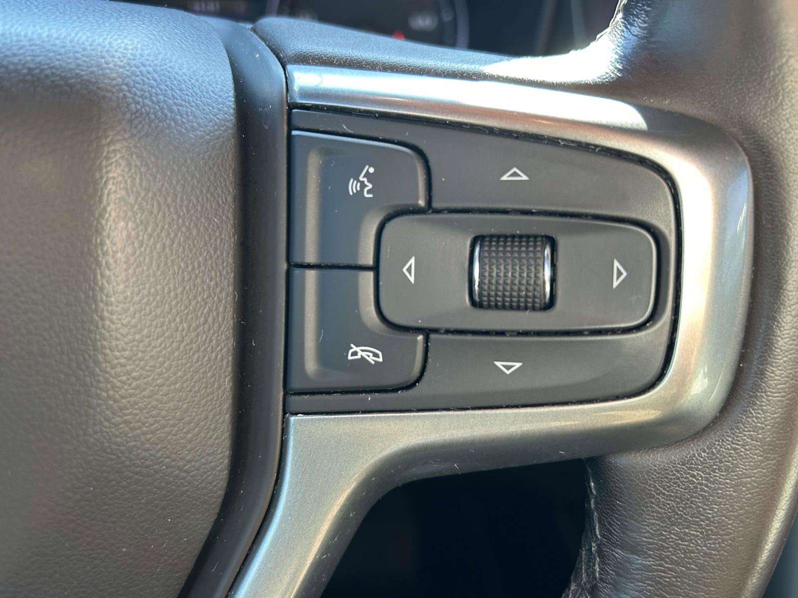 Used 2021 Chevrolet Tahoe LT w/ LT Signature Package image 25