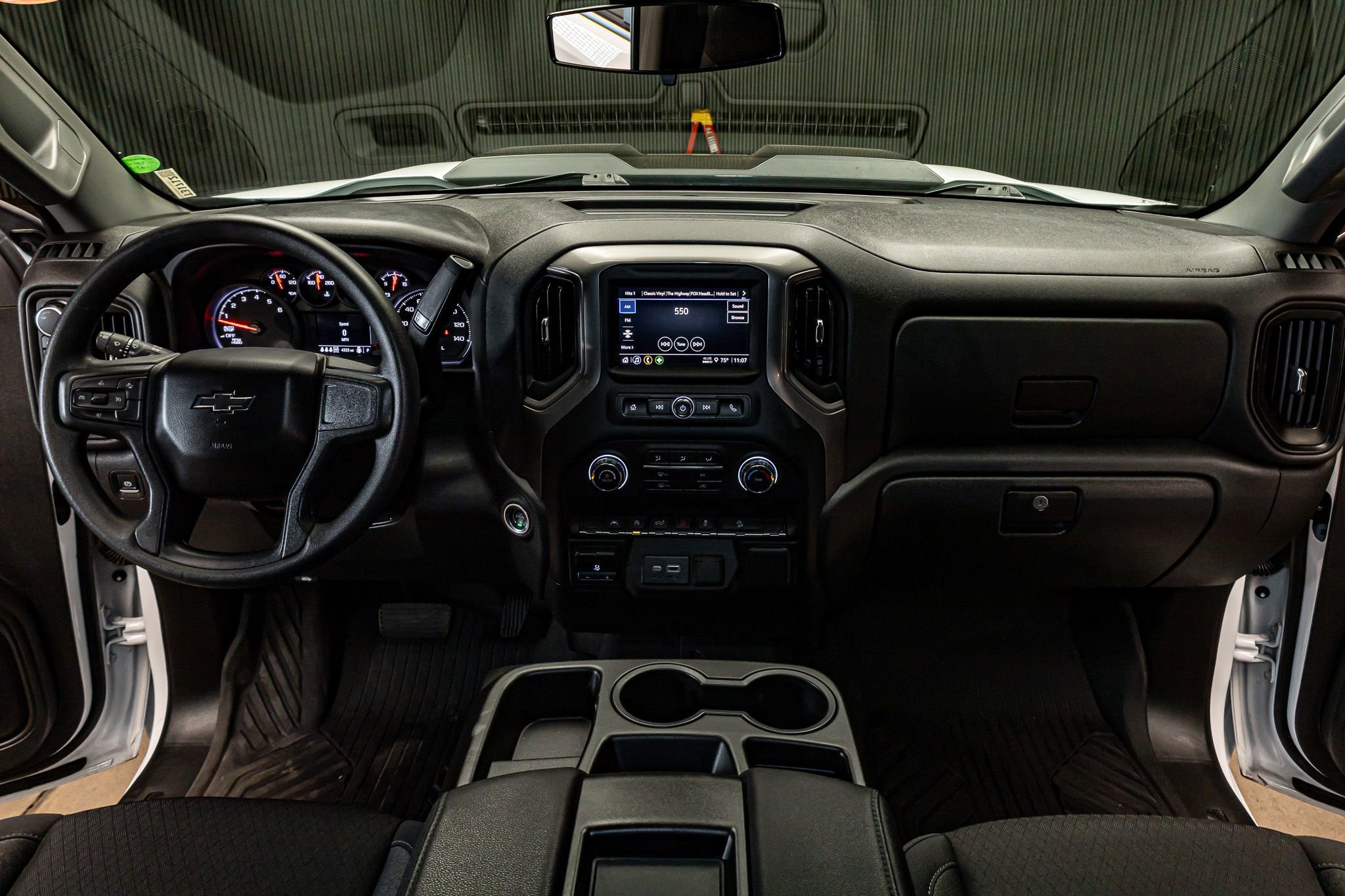 Used 2025 Chevrolet Silverado 1500 Custom Trail Boss w/ LPO, Dark Essentials Package image 19