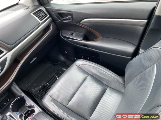 Used 2019 Toyota Highlander Limited image 17