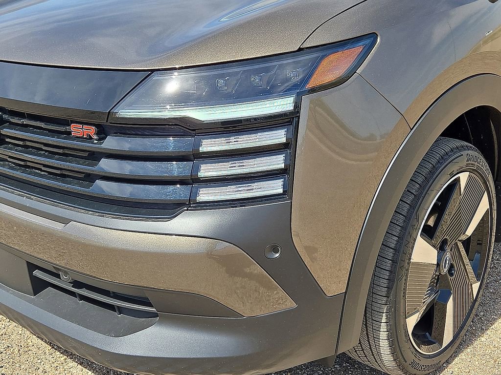 Used 2026 Nissan Kicks SR image 9