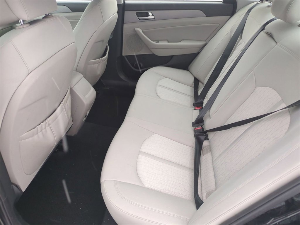 Used 2016 Hyundai Sonata SE image 25