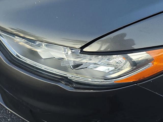 Used 2020 Ford Fusion SE image 7