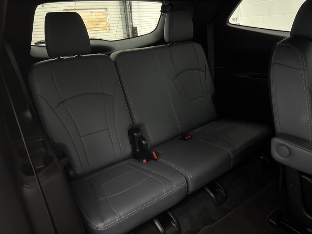 Used 2024 Buick Enclave Essence w/ Sport Touring Edition FWD image 59