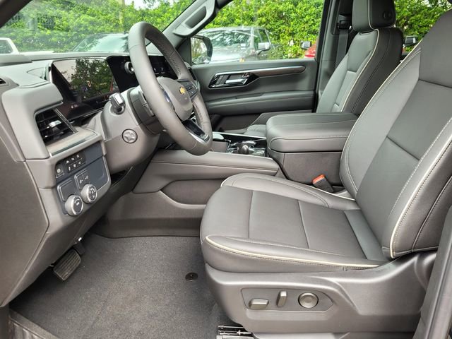 New 2025 Chevrolet Suburban Premier image 7