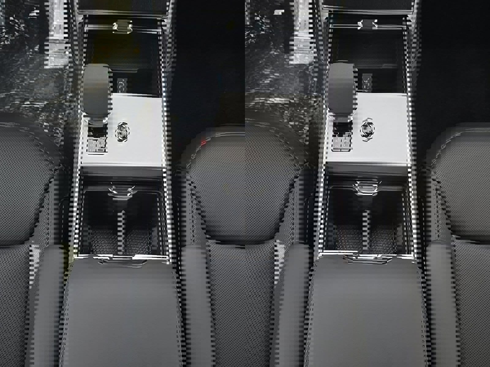 New 2026 Land Rover Range Rover SE image 21