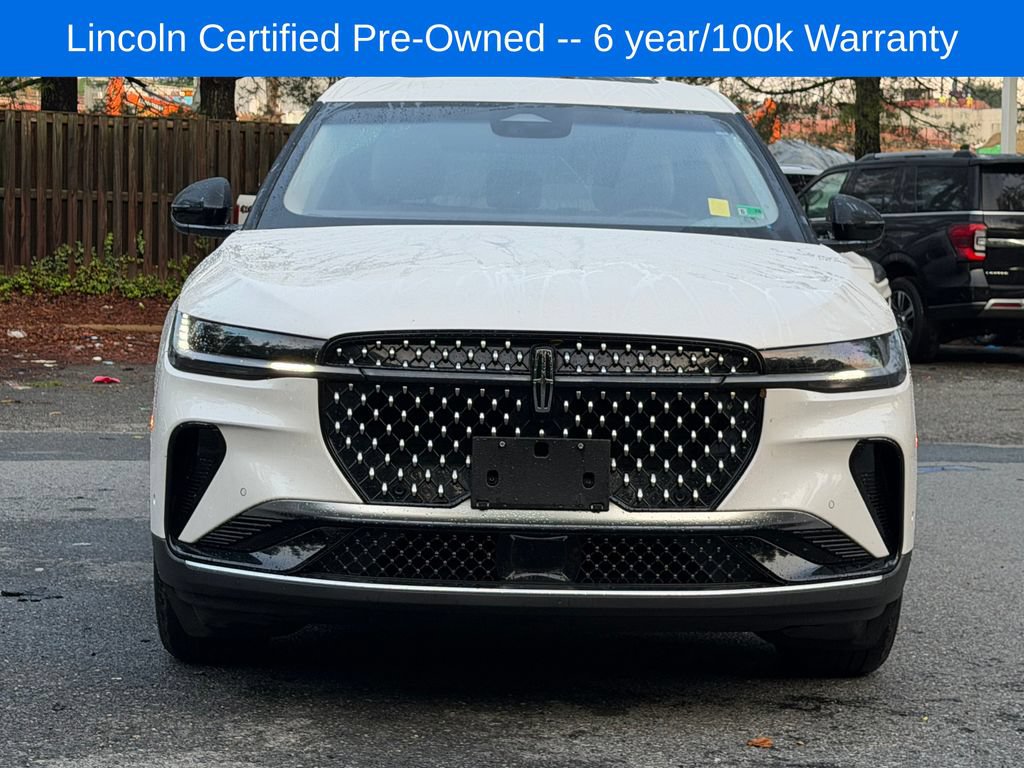 Used 2024 Lincoln Nautilus Premier w/ Equipment Group 102A AWD/4WD image 2