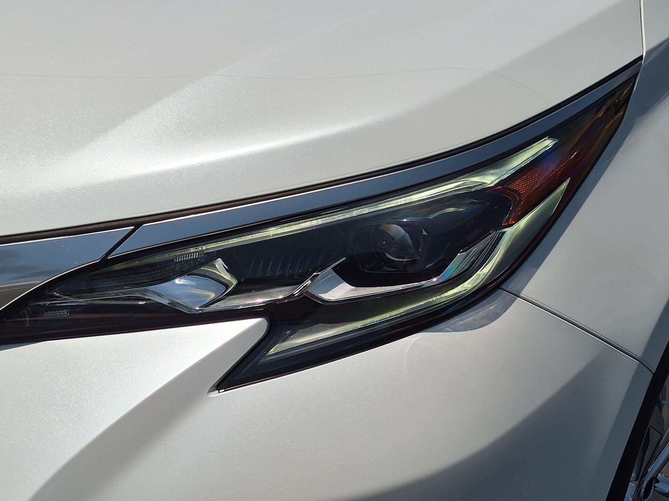 Used 2024 Toyota Sienna Platinum FWD image 6