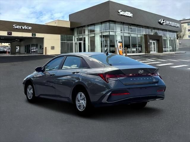 New 2026 Hyundai Elantra SE FWD image 5