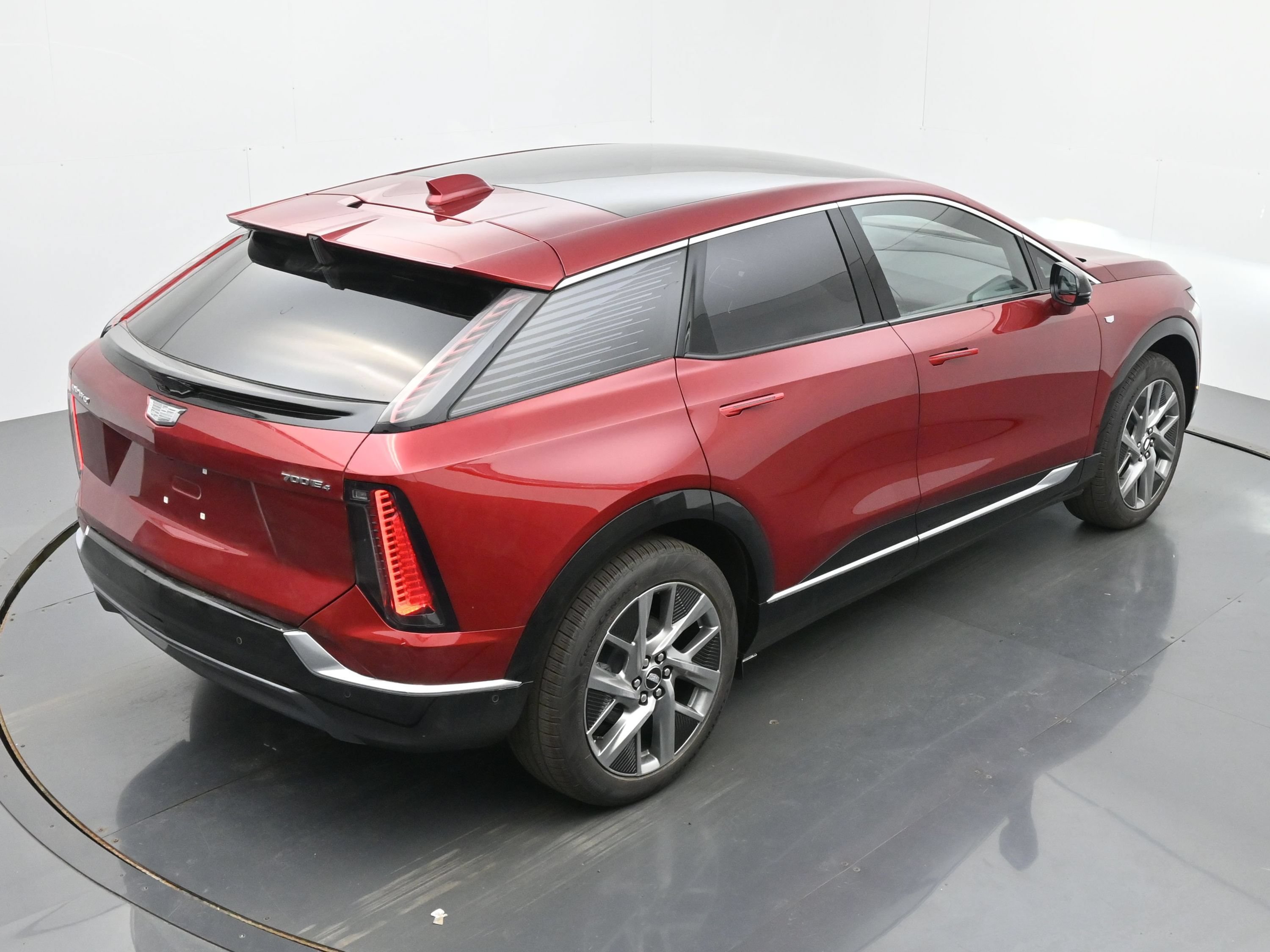 New 2026 Cadillac Optiq Luxury 1 w/ LPO, Floor Liner Package AWD/4WD image 27
