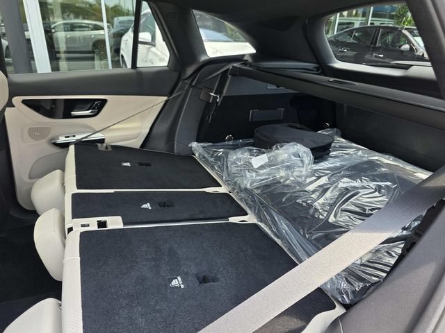 Certified 2025 Mercedes-Benz GLC 350e 4MATIC image 6