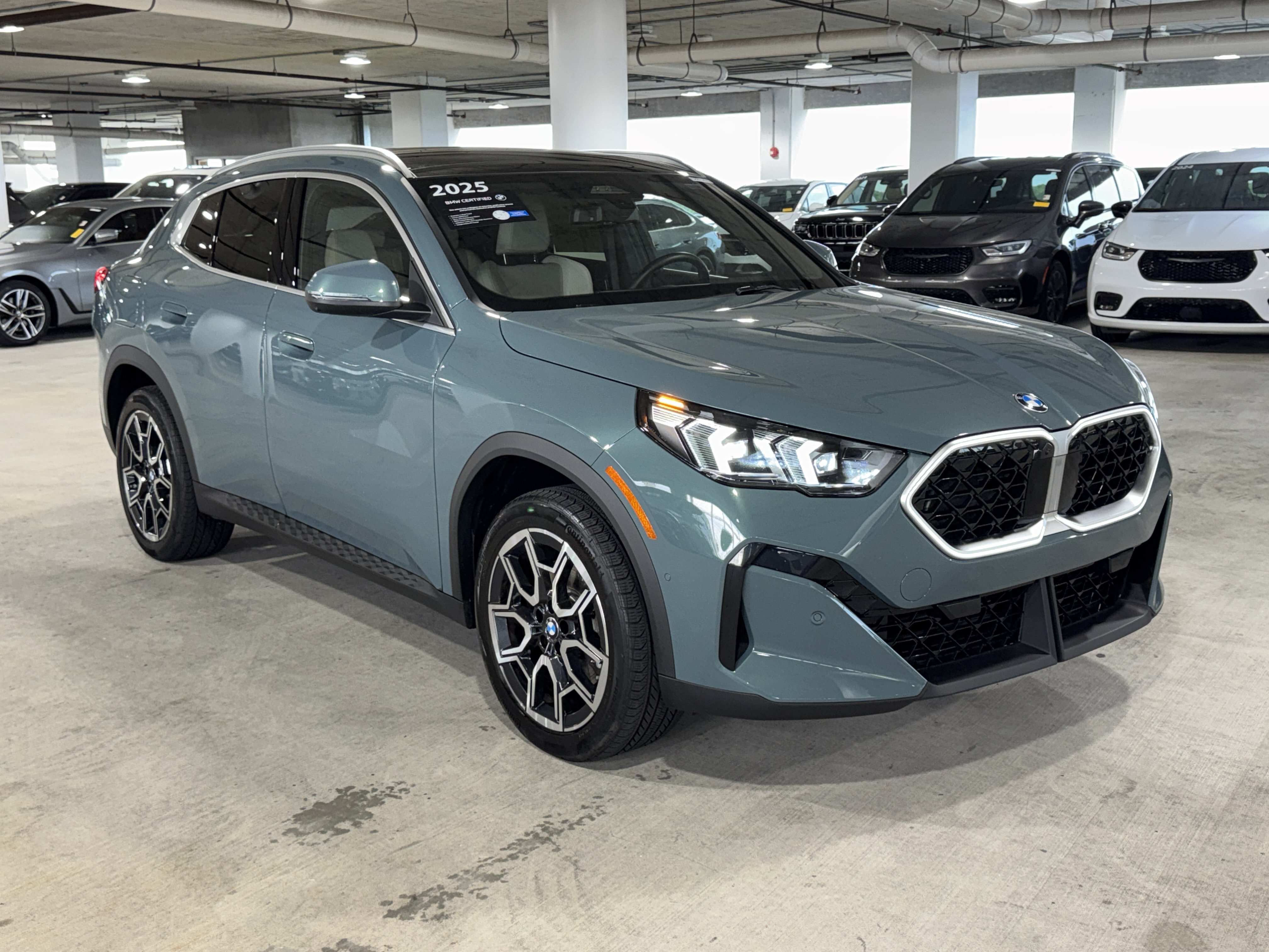 Used 2025 BMW X2 xDrive28i w/ Premium Package AWD/4WD image 2