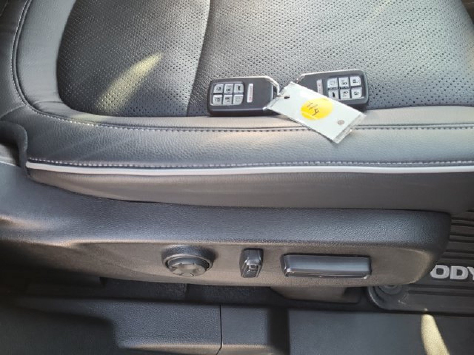 Used 2023 Honda Odyssey Elite image 24