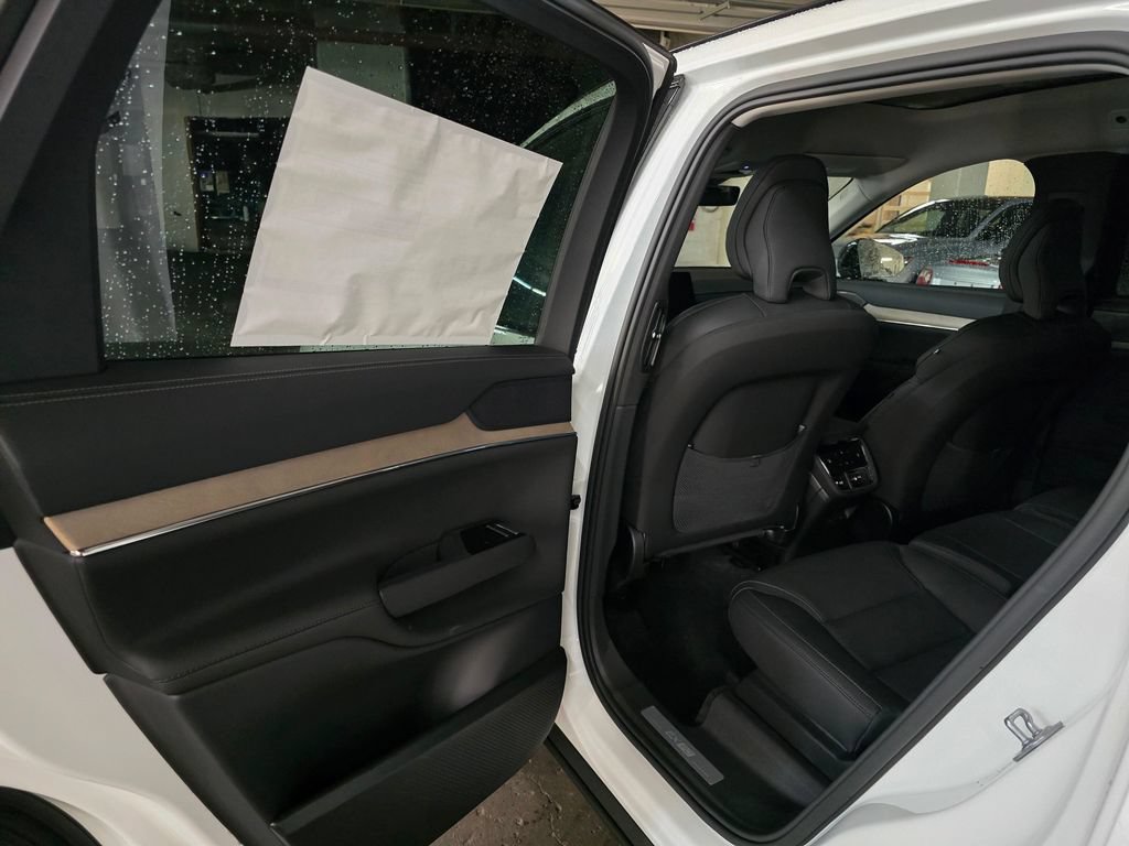 New 2025 Volvo EX90 Plus AWD/4WD image 15