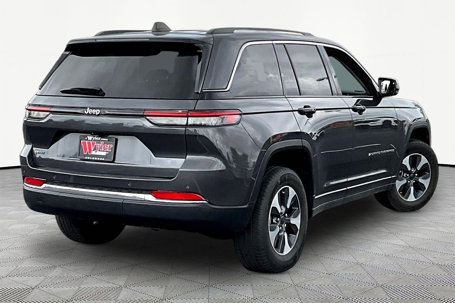 Used 2022 Jeep Grand Cherokee Limited 4xe AWD/4WD image 6