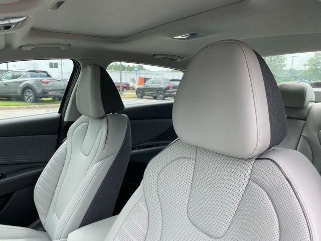 Certified 2025 Hyundai Elantra Limited image 23