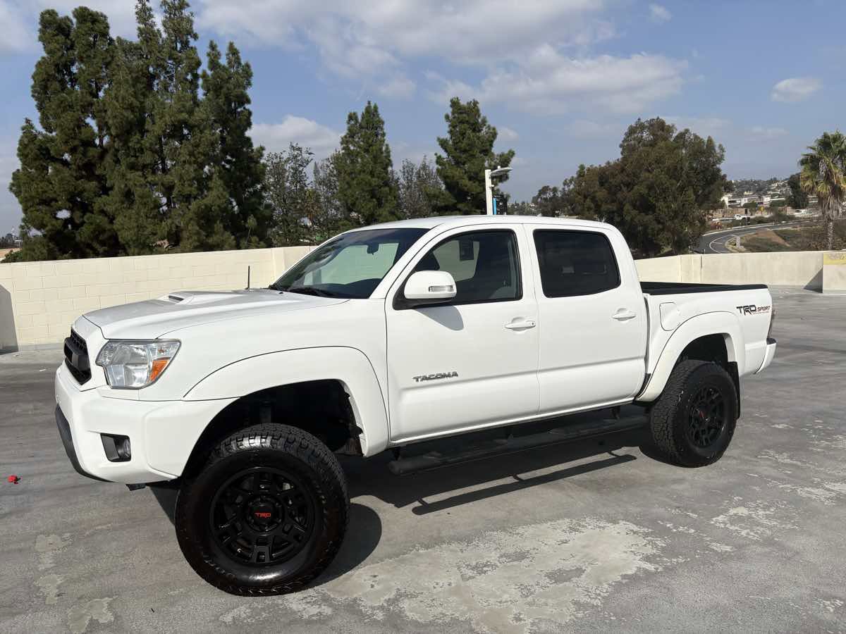 Used 2014 Toyota Tacoma PreRunner image 10